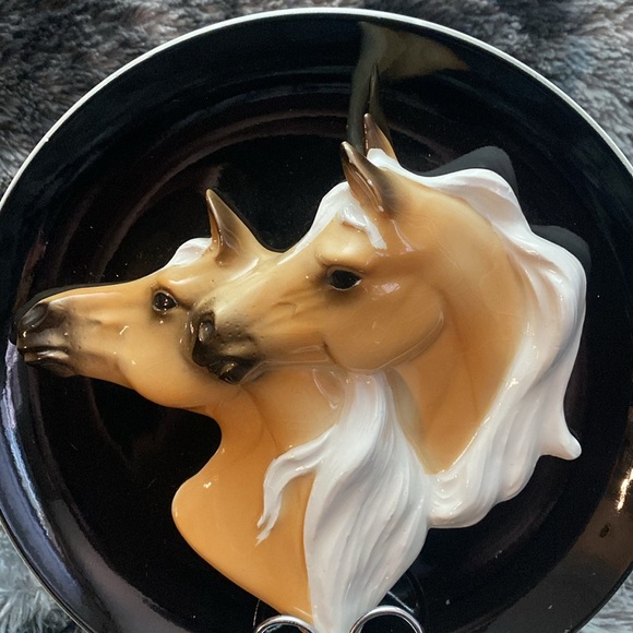 VINTAGE  3D HORSES
PLATE - Picture 2 of 16